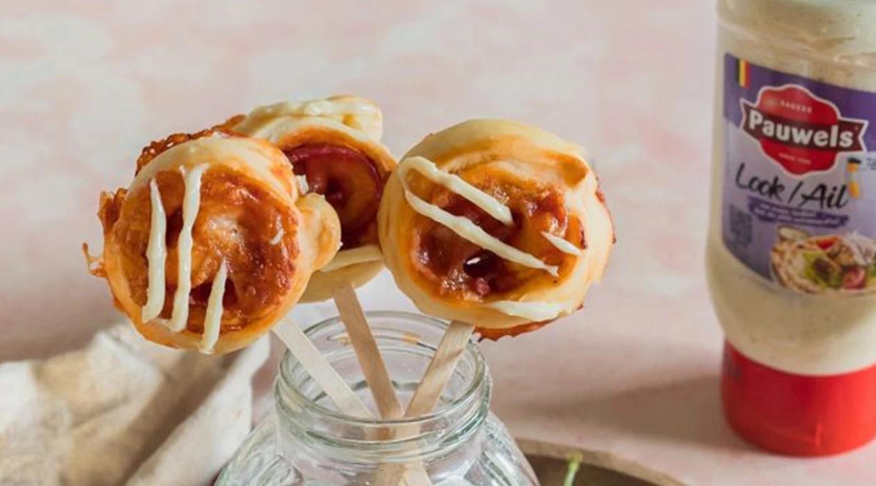 Pizza lolly met Pauwels Looksaus
